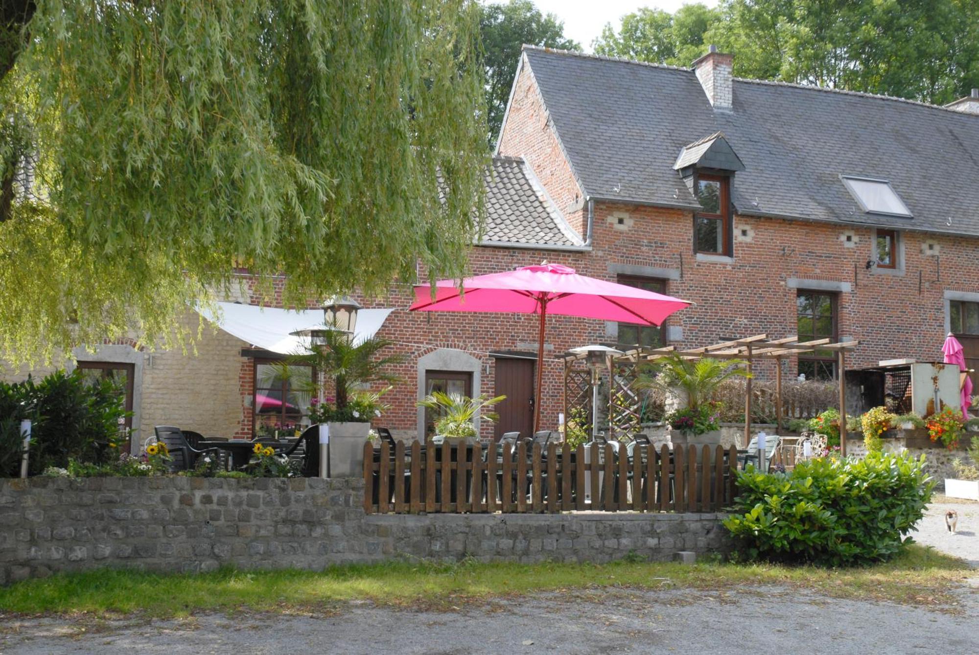 Hotel Restaurant La Ferme De Grambais Nivelles Exterior foto